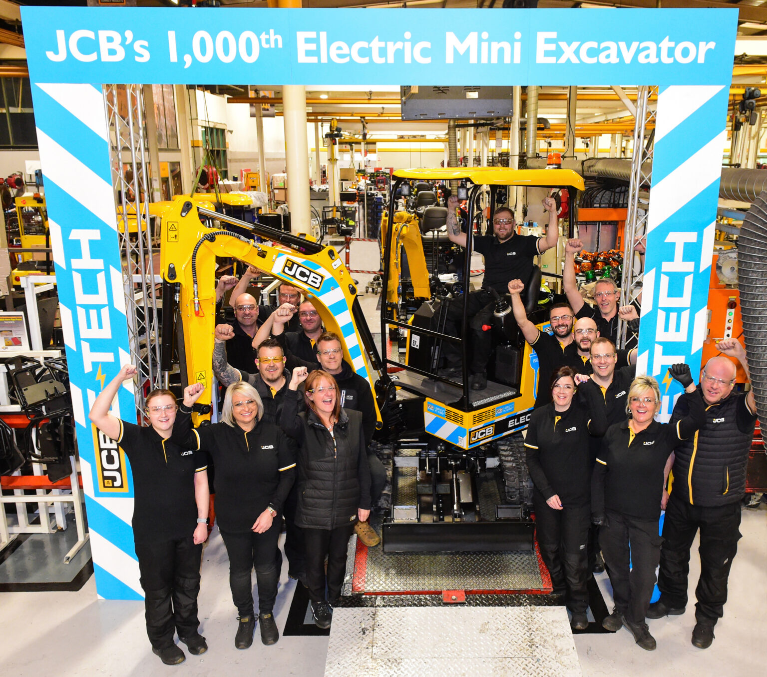Awardwinning JCB Electric Mini celebrates big milestone Fleet Vision